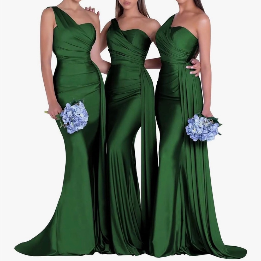 Sophisticated Emerald One-Shoulder Wedding Dress
